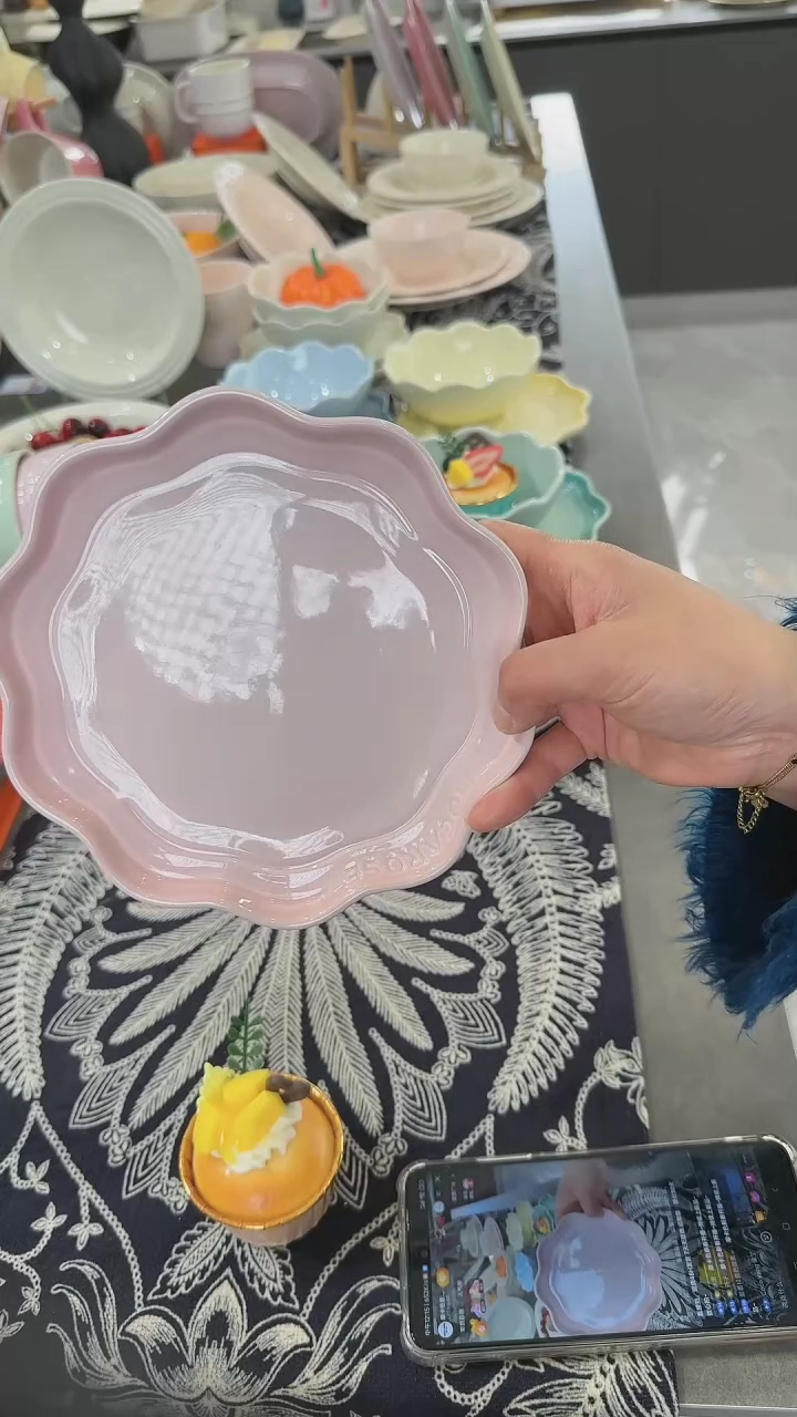 【闪购商品】瓷炻彩花边盘18cm-樱花粉