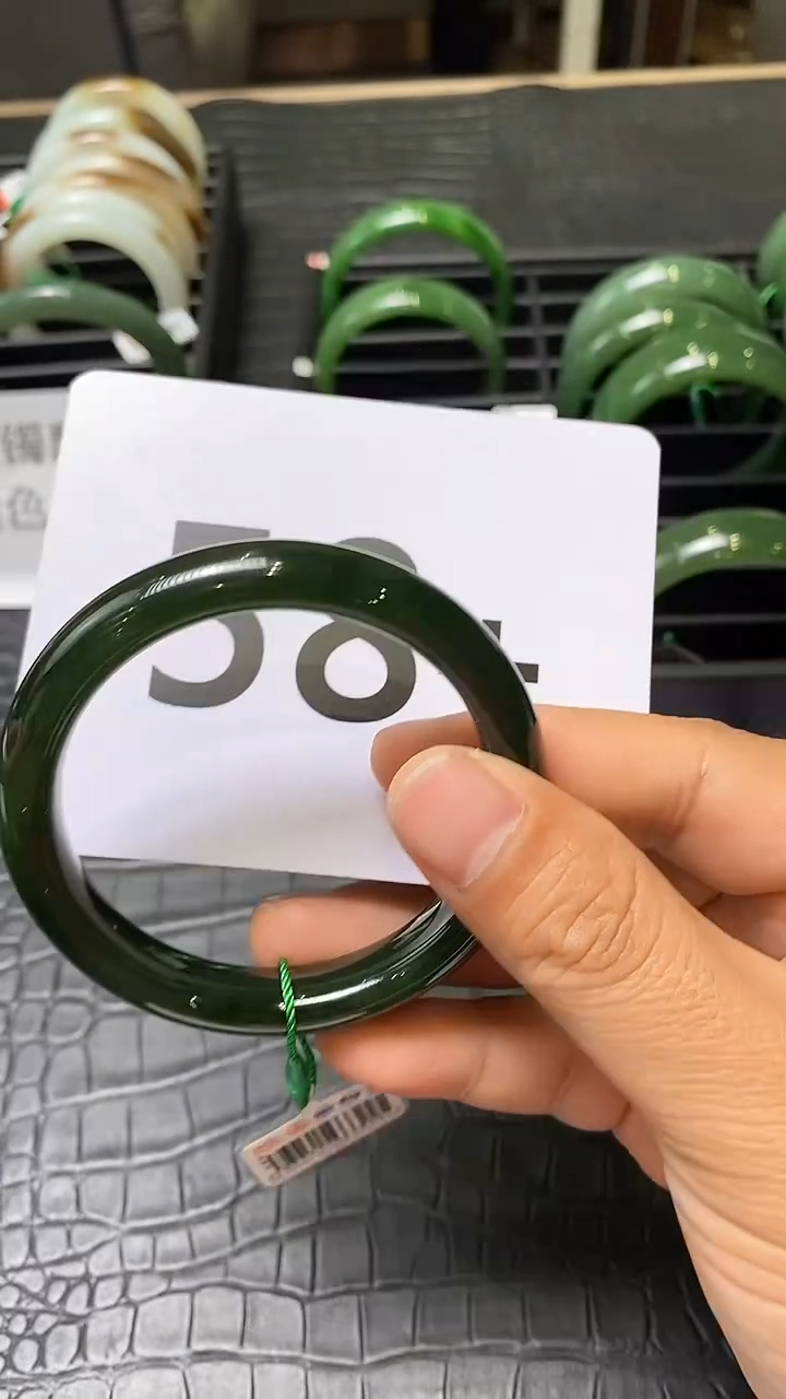 【闪购商品】和田玉碧玉手镯58.7未镶嵌一个