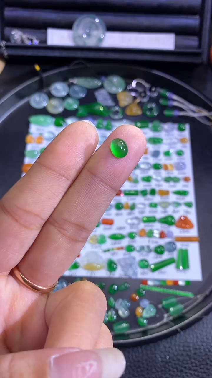 未镶嵌挂件翡翠蛋