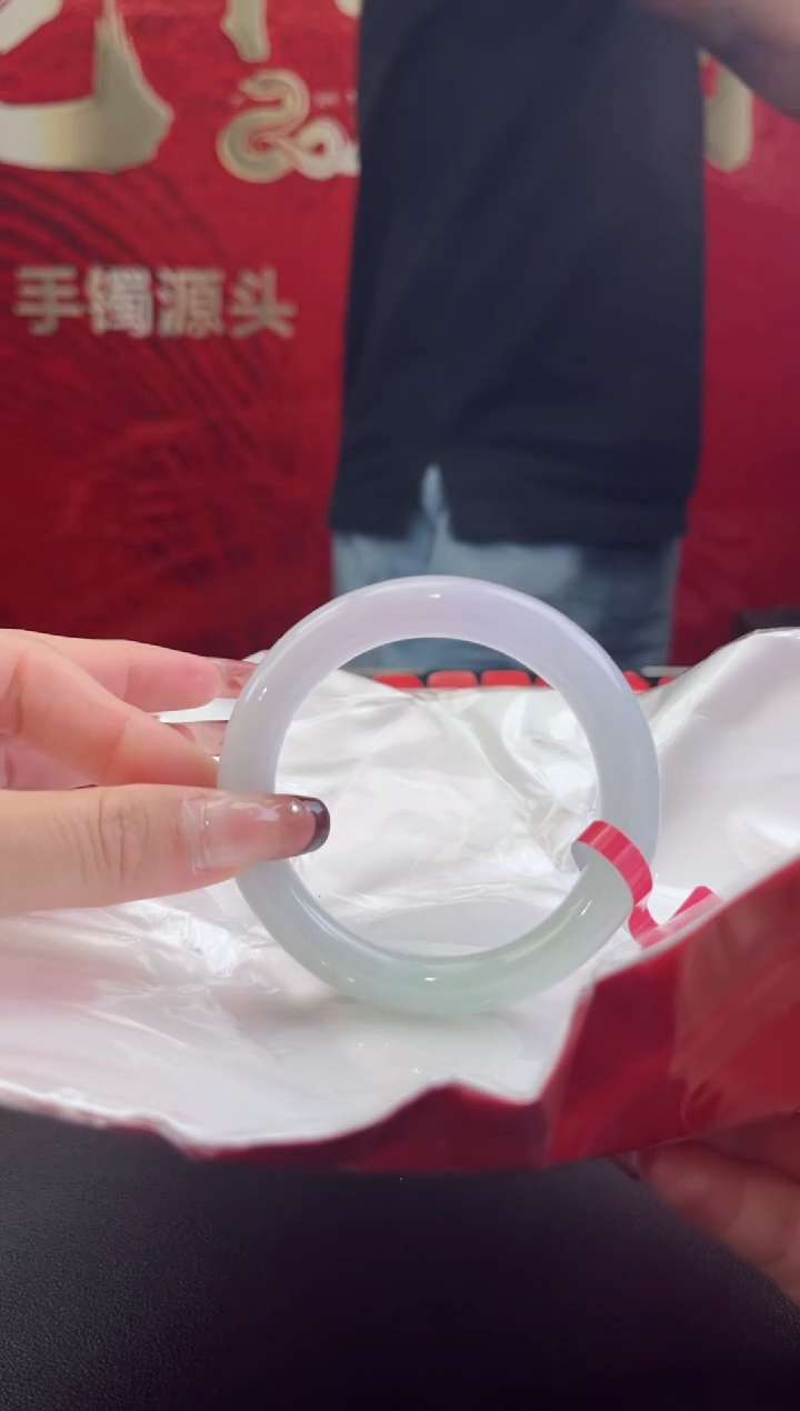 【闪购商品】翡翠手镯（圆镯）未镶嵌翡翠手镯1