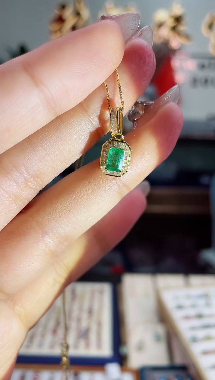 【闪购商品】祖母绿颈饰银S925镶嵌吊坠