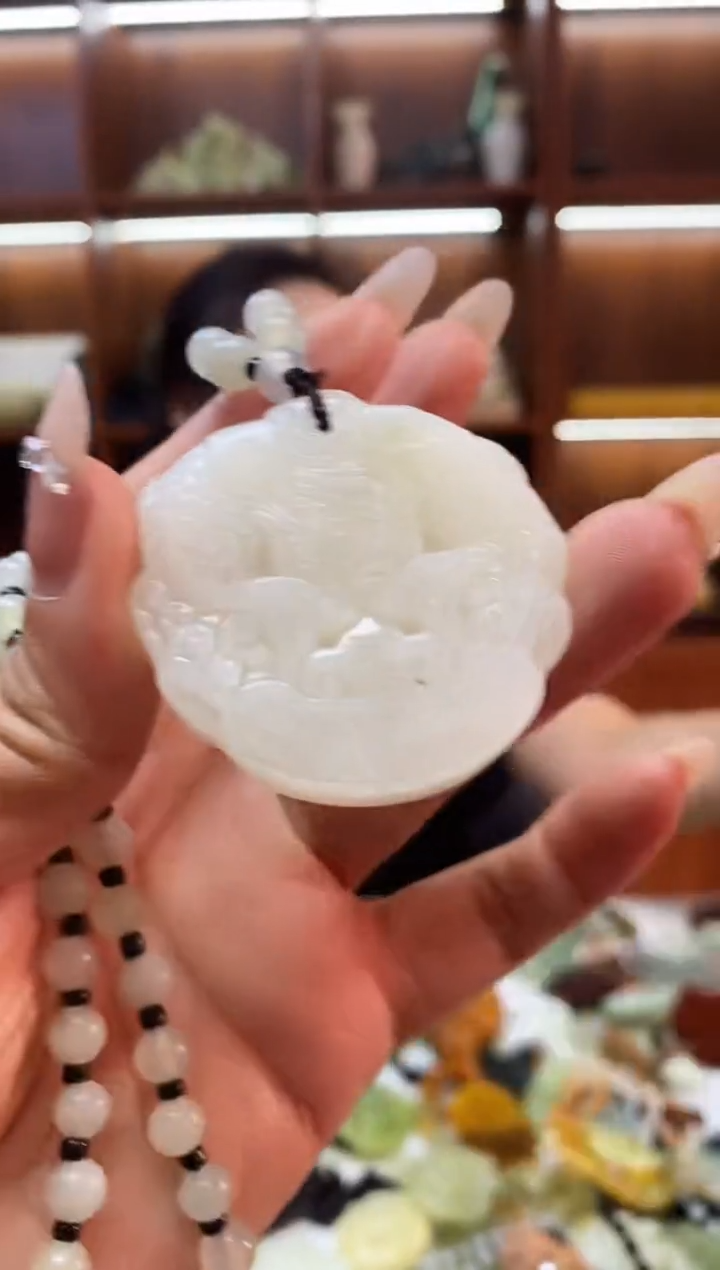 未镶嵌岫玉挂件 