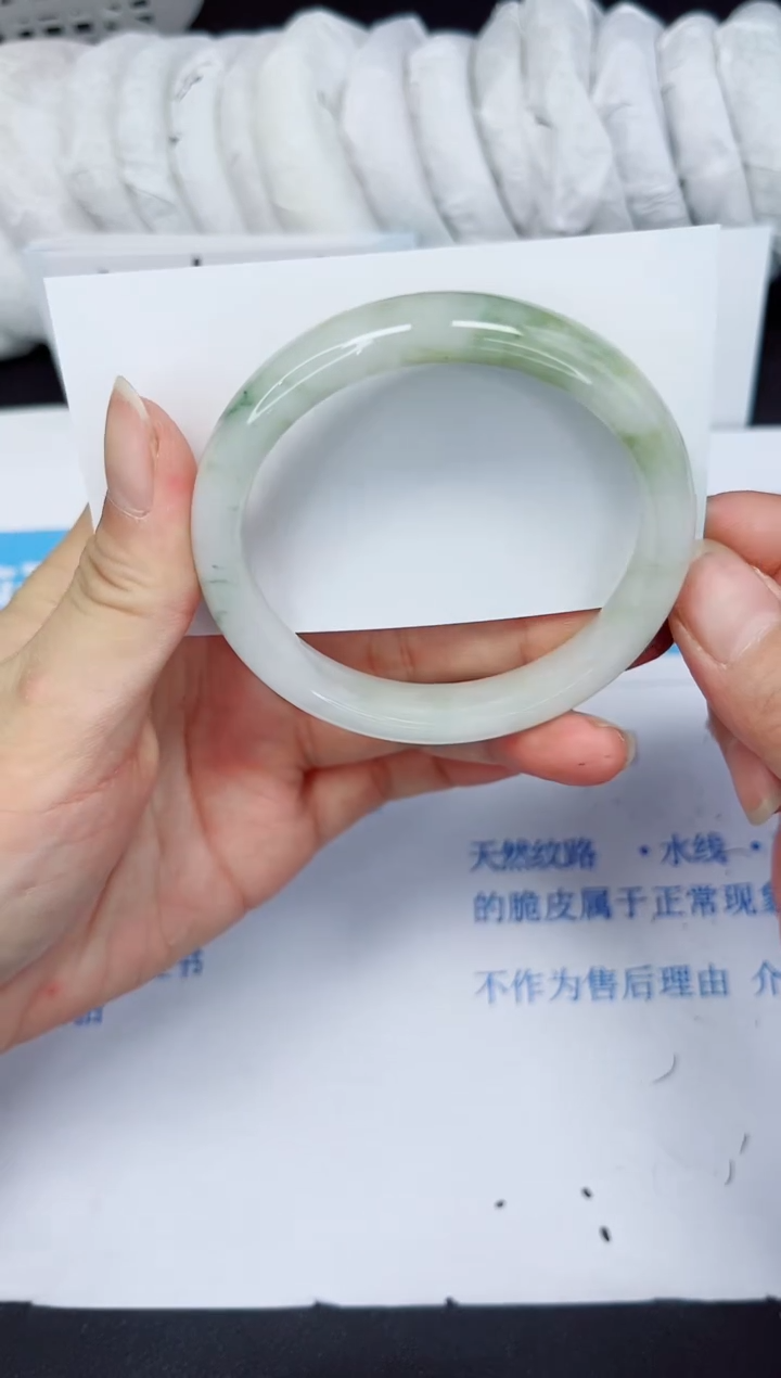 【闪购商品】石英质玉手镯未镶嵌115