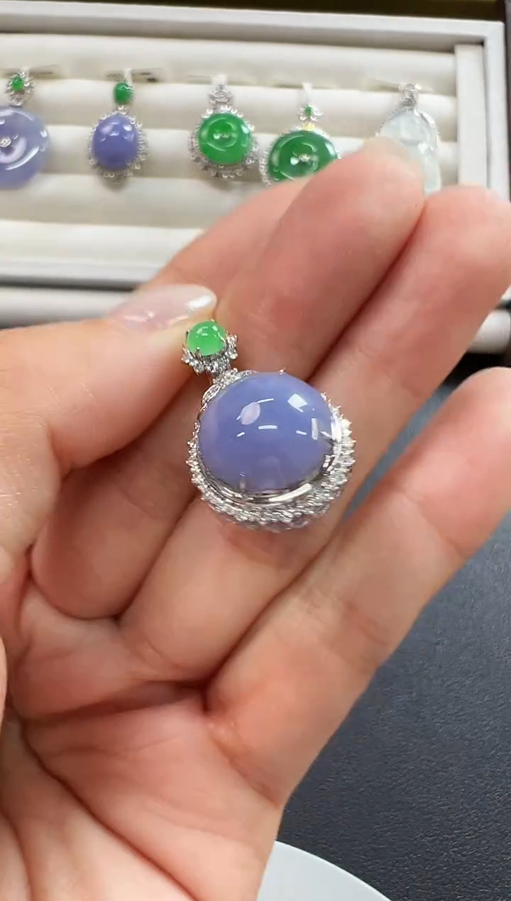 颈饰18K金镶嵌翡翠KXHM1212-100