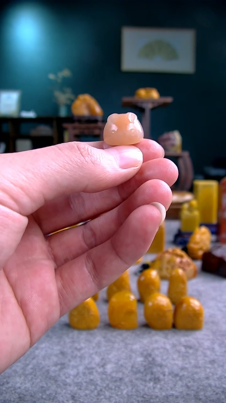 【闪购商品】老挝石结晶兔摆件1.8*2.1*1.2