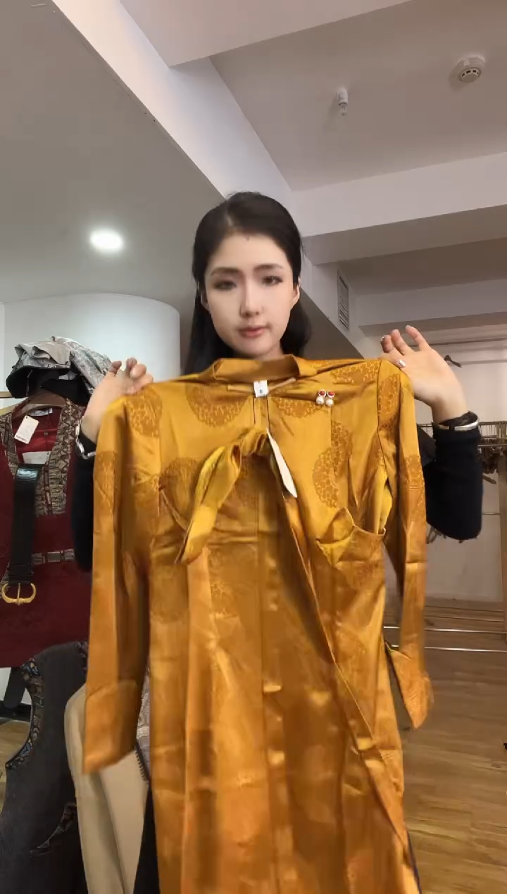 袍子 XL码  125斤以里