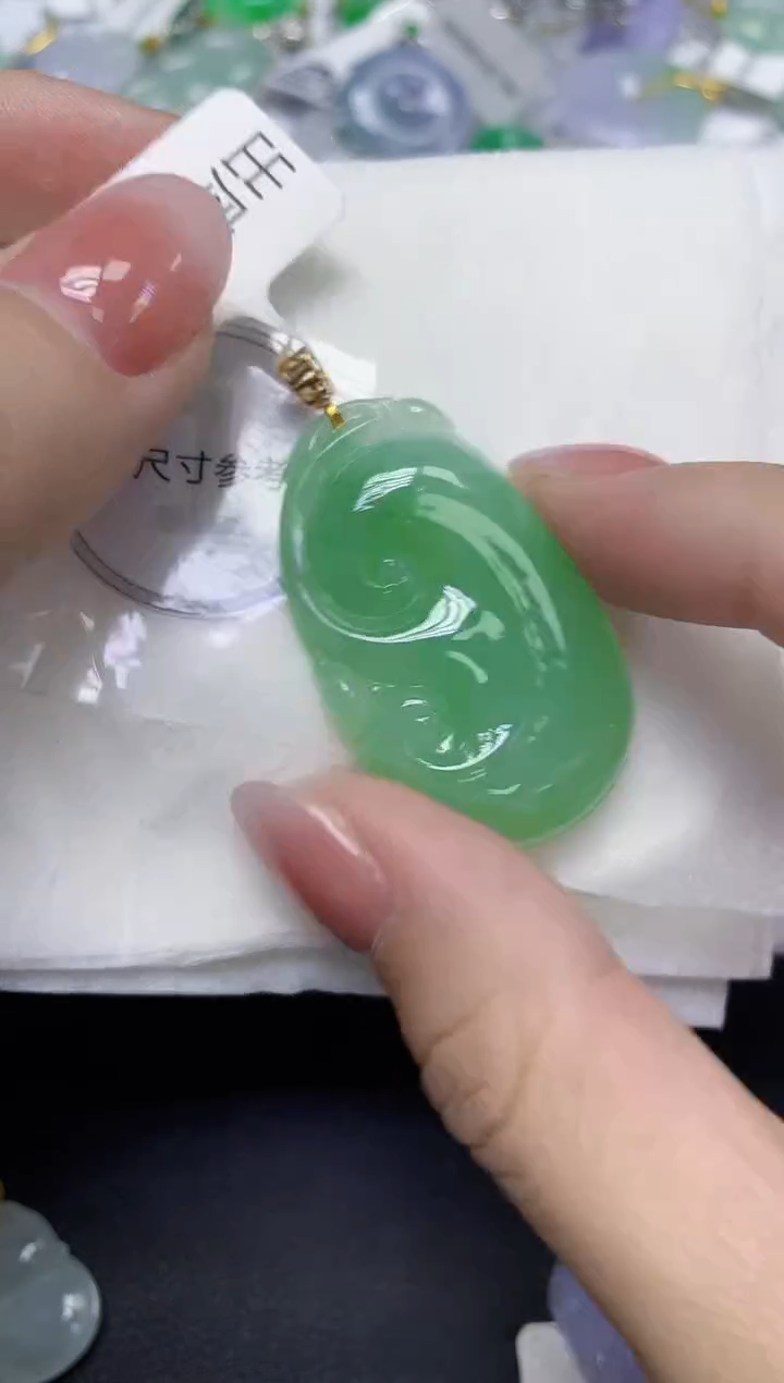 颈饰18K金镶嵌翡翠天然缅甸翡翠A货多样性发一件