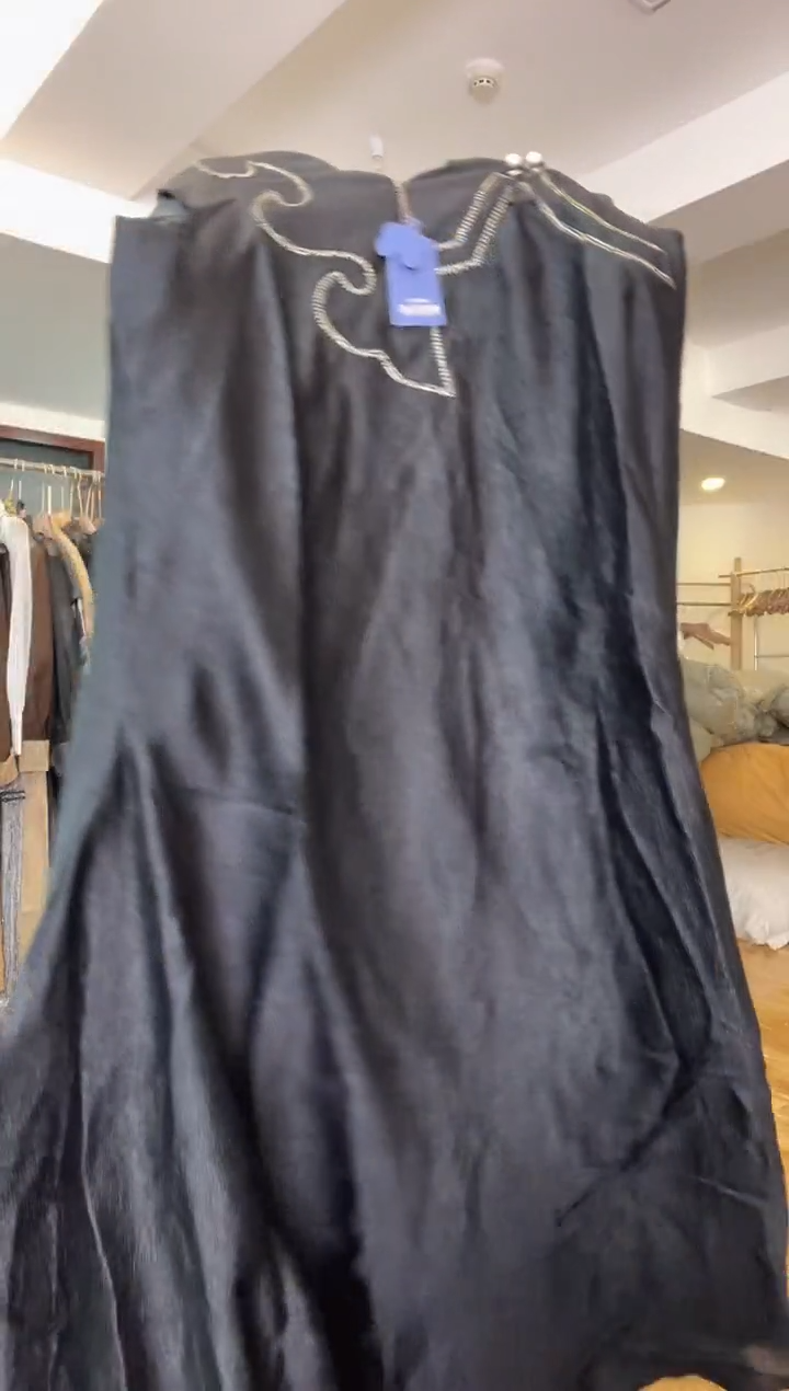 吊带裙       L码    130-140斤