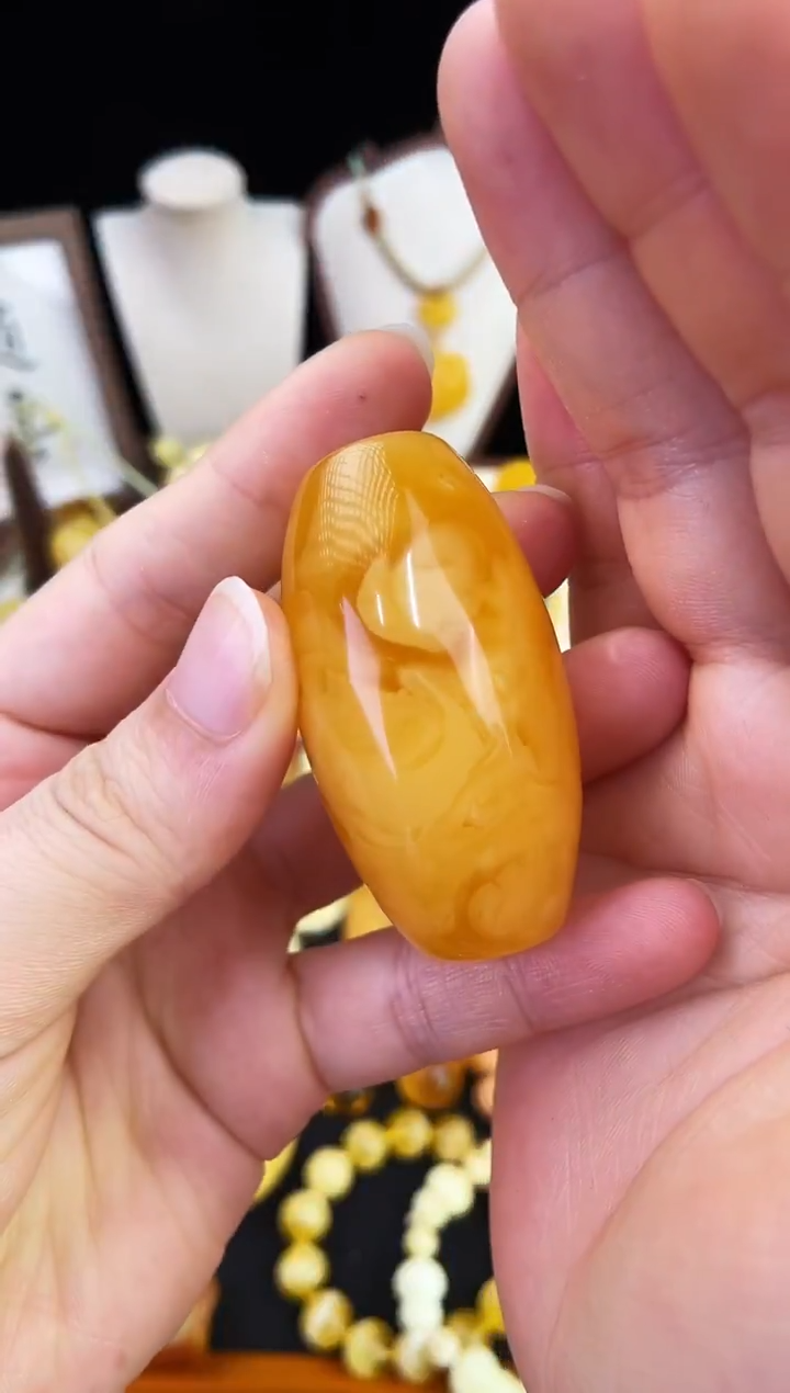 琥珀未镶嵌珠宝奇石静****?柒月
