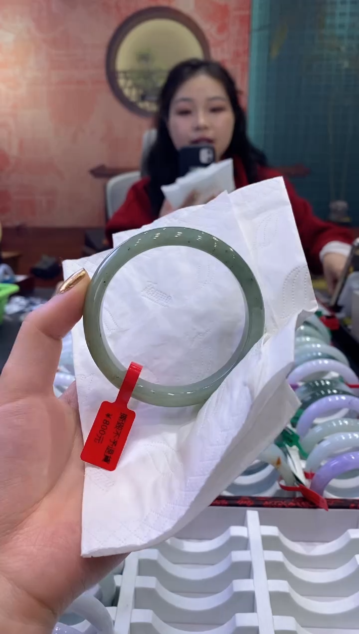 【闪购商品】翡翠手镯未镶嵌多人00207