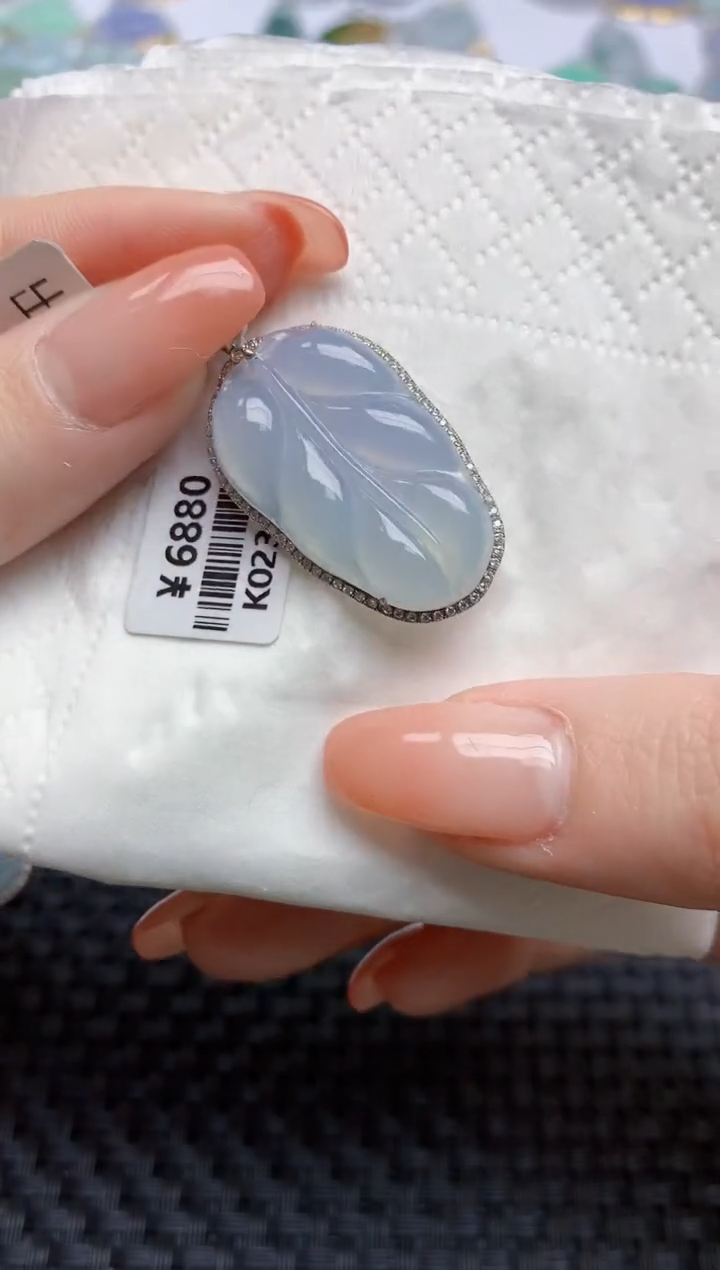 【闪购商品】翡翠颈饰18K金镶嵌天然翡翠A货