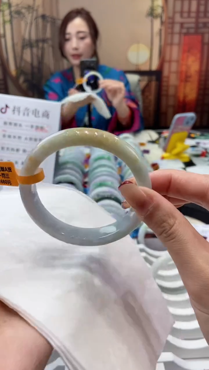 【闪购商品】翡翠手镯未镶嵌00007689