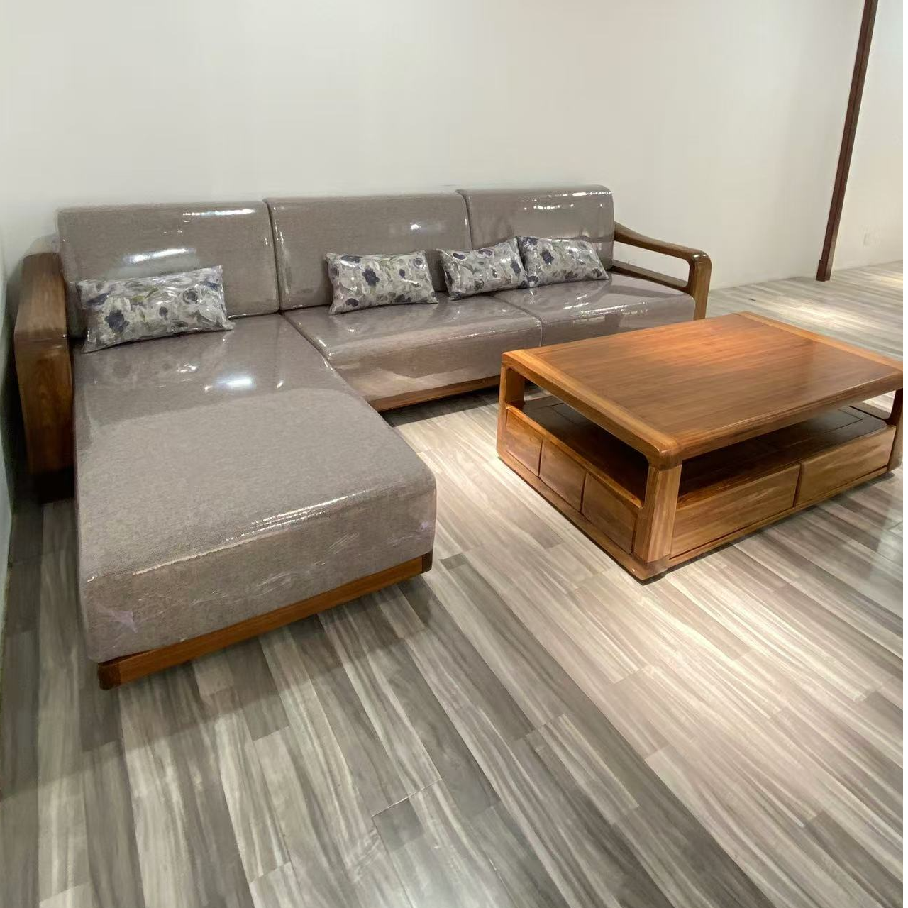 K109贵妃榻乌金木沙发茶几组合