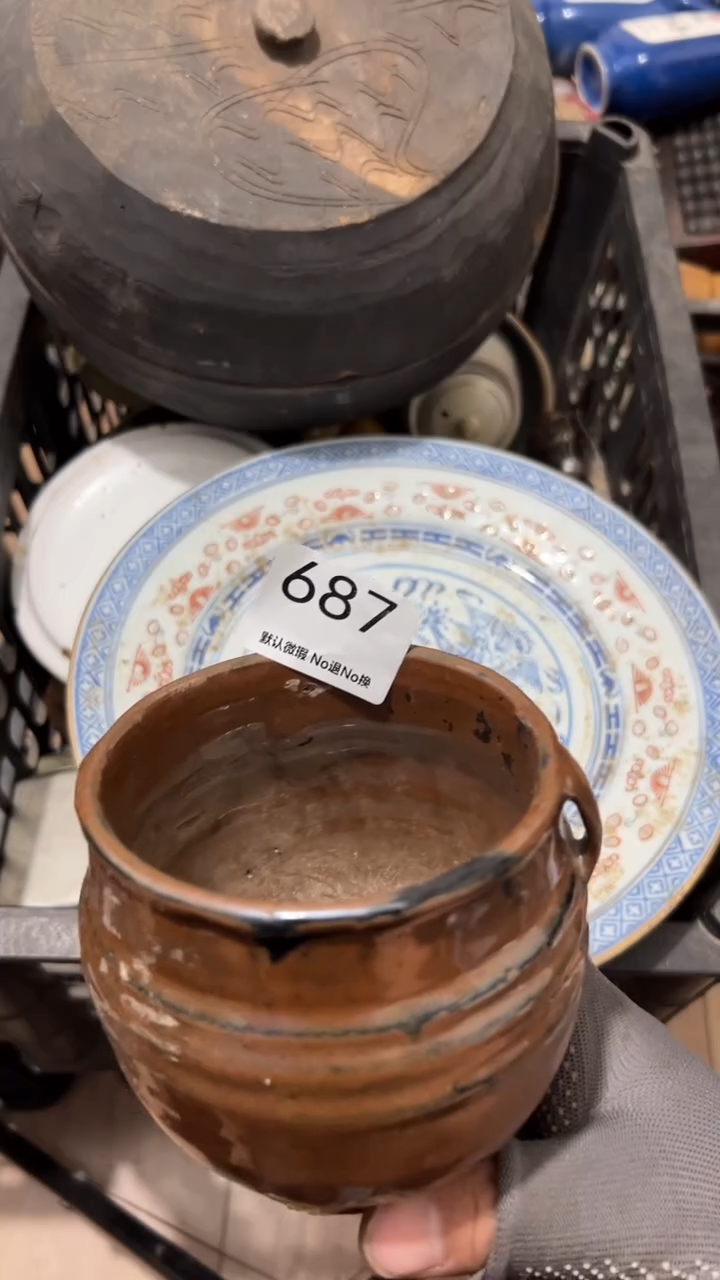 陶瓷薪****在工艺品000687