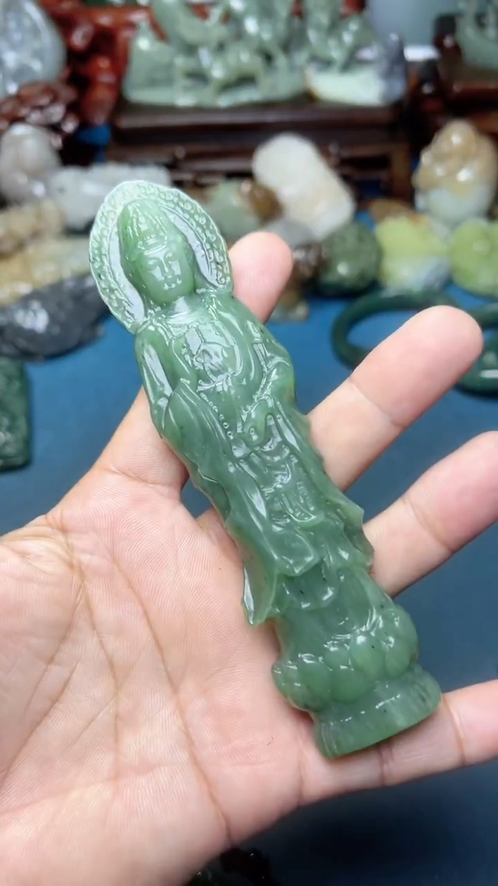未镶嵌和田玉摆件-