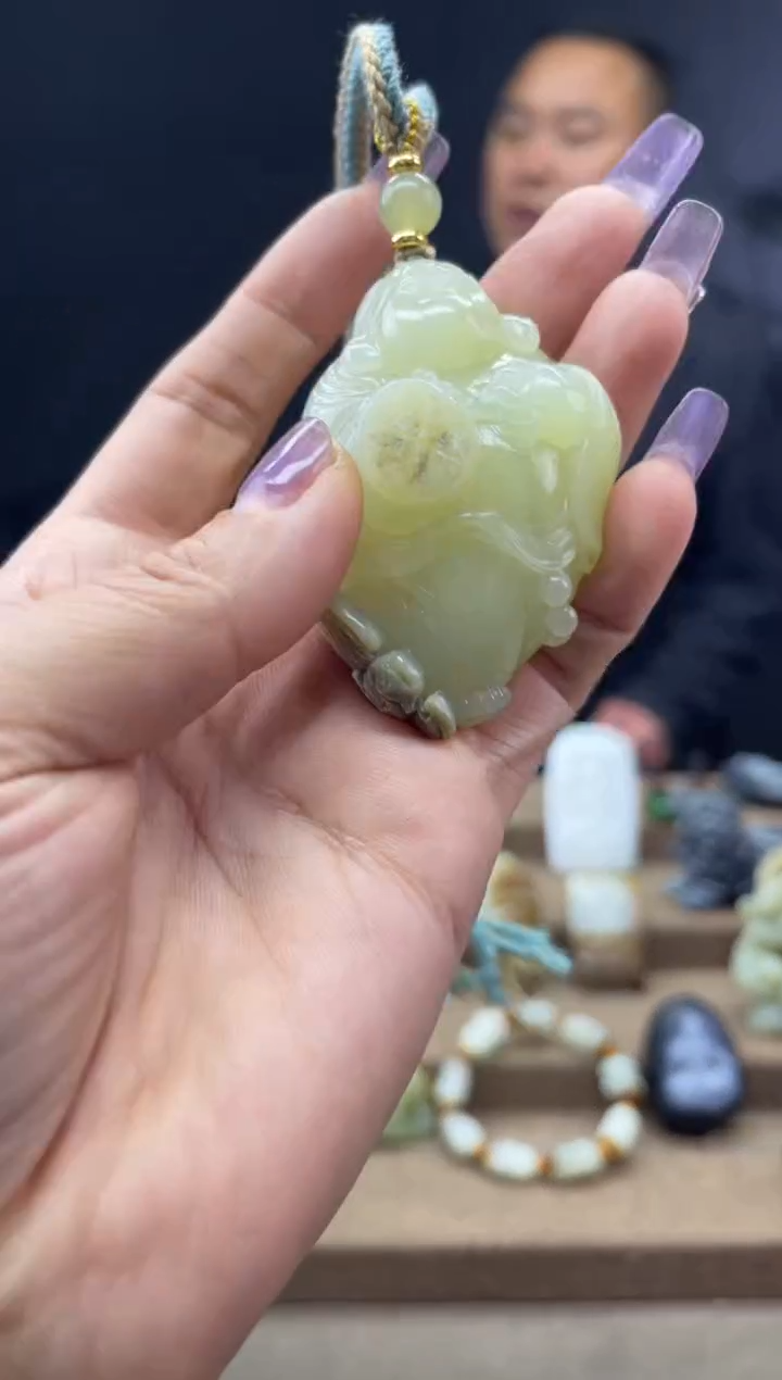 颈饰未镶嵌和田玉1