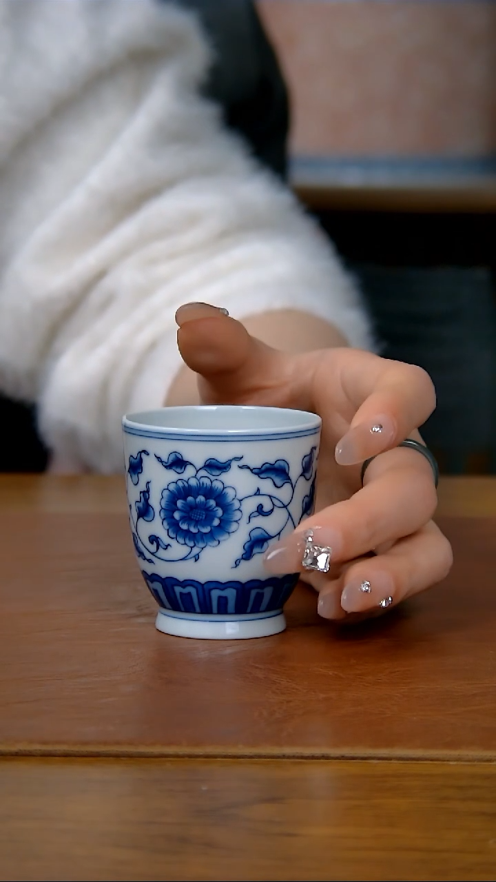 【闪购商品】陶瓷菊花缠枝品茗杯（柴窑）