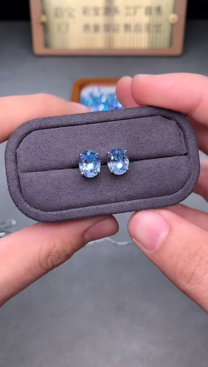 银S925镶嵌耳钉海蓝宝石2222