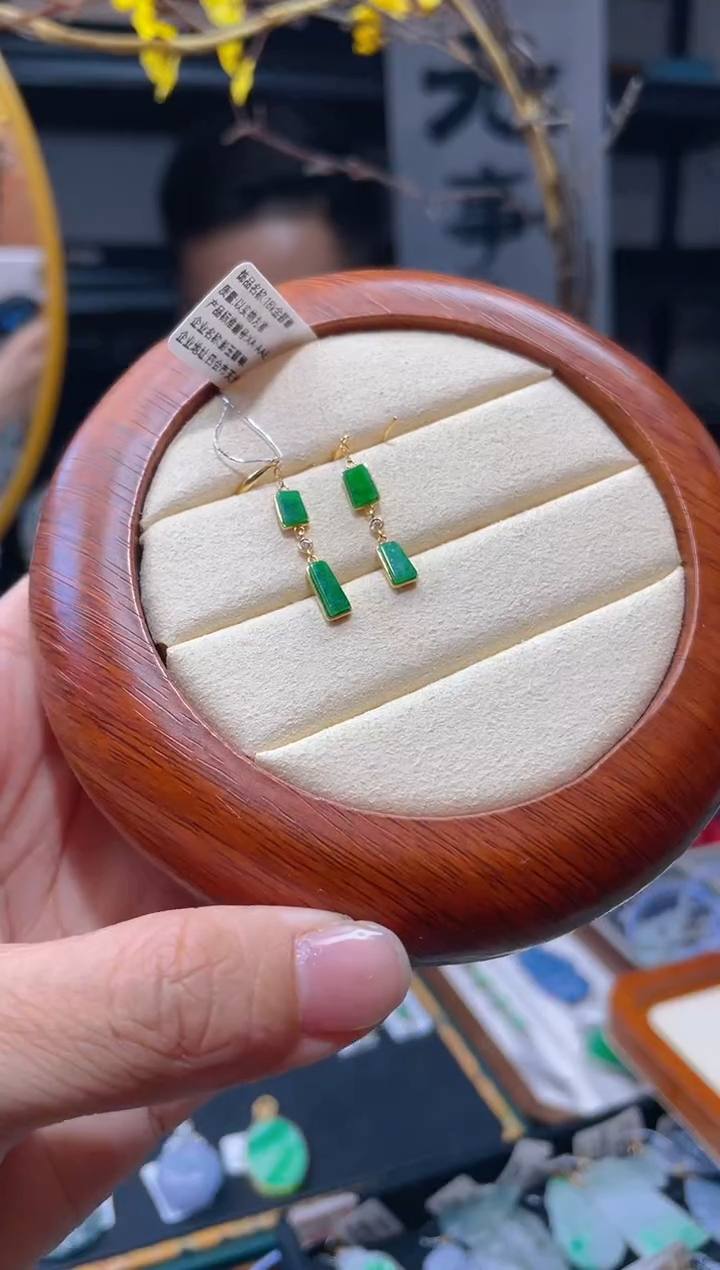 【闪购商品】翡翠颈饰18K金镶嵌假一赔三