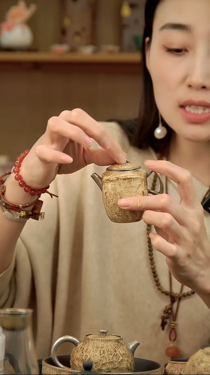 姝**?言野手作 粉引仿古四方壶