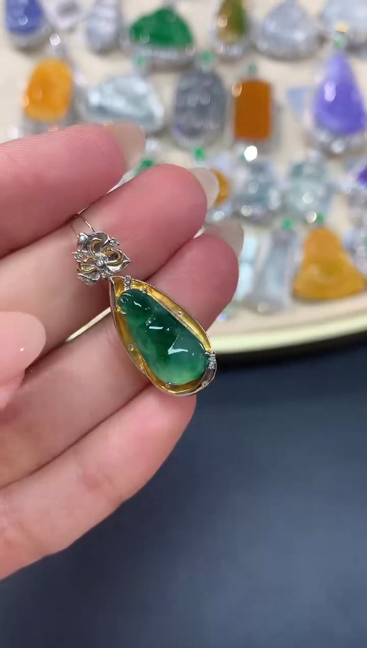 【闪购商品】翡翠吊坠(不含链)18K金镶嵌A284|3980