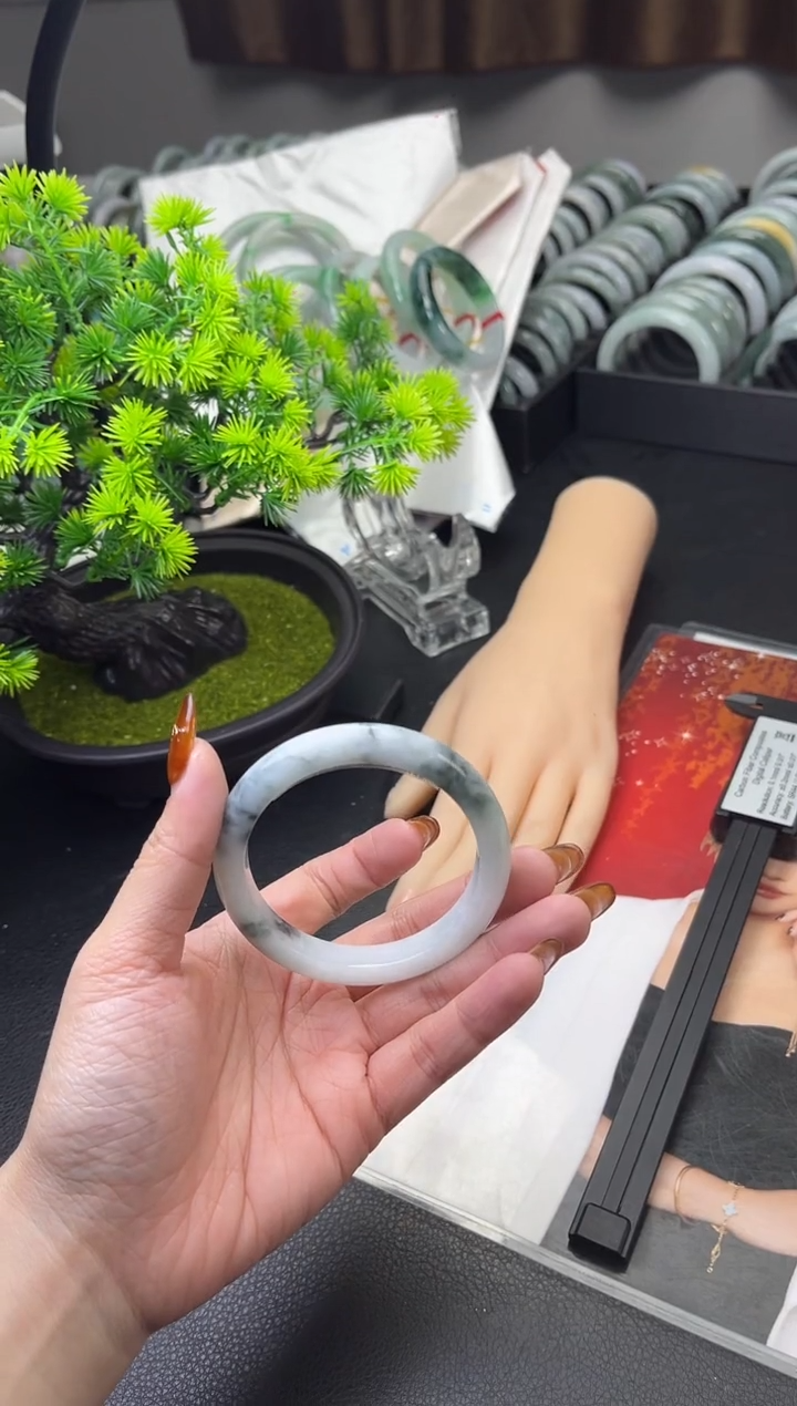 【闪购商品】翡翠手镯未镶嵌翡翠1