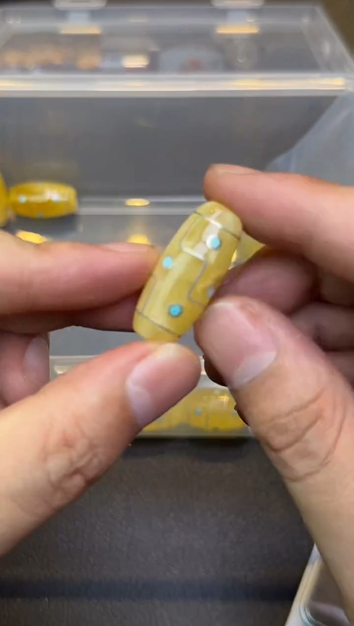 【闪购商品】琥珀吊坠(不含链)未镶嵌4克左右天天吊坠多样性发其一