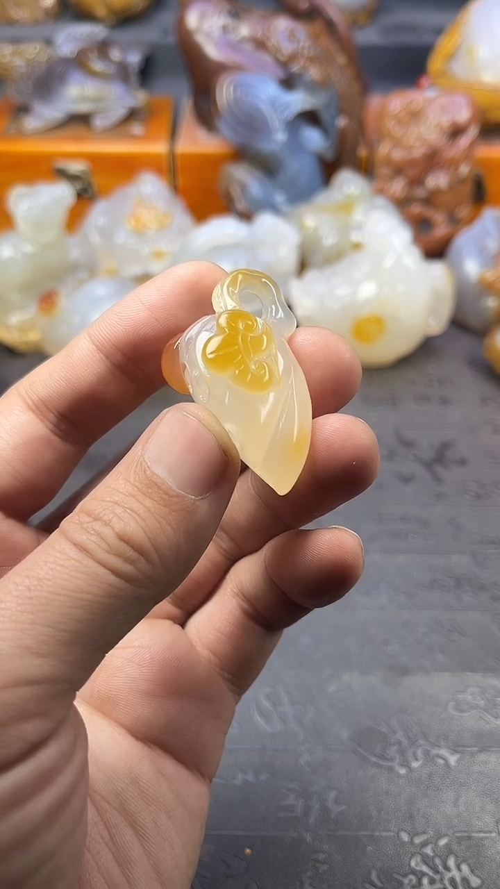 【闪购商品】玛瑙/玉髓吊坠未镶嵌1