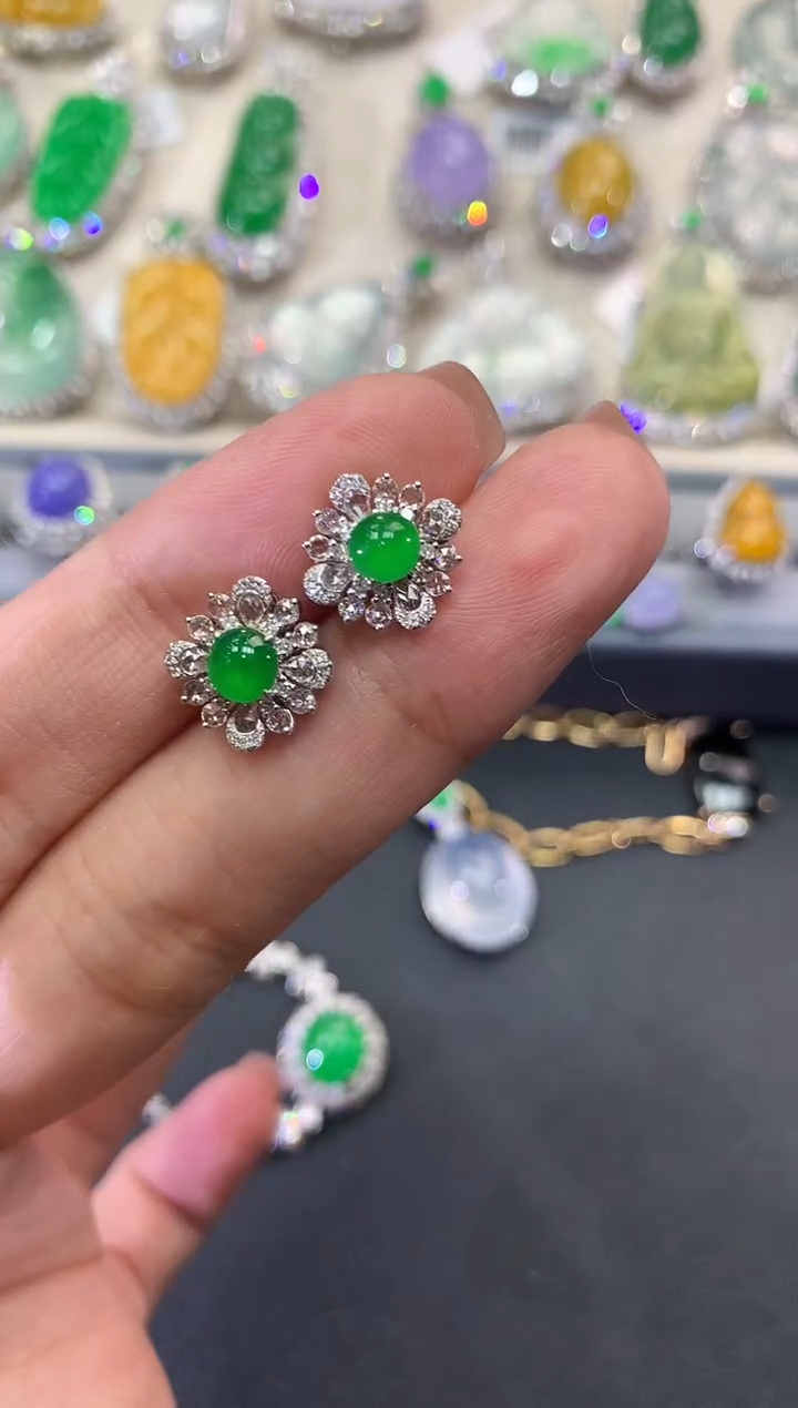 【闪购商品】翡翠耳饰18K金镶嵌q118   