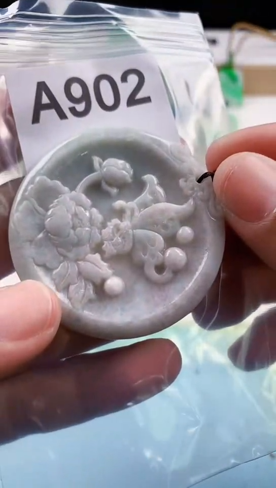 【闪购商品】翡翠挂件未镶嵌天然翡翠吊坠挂件