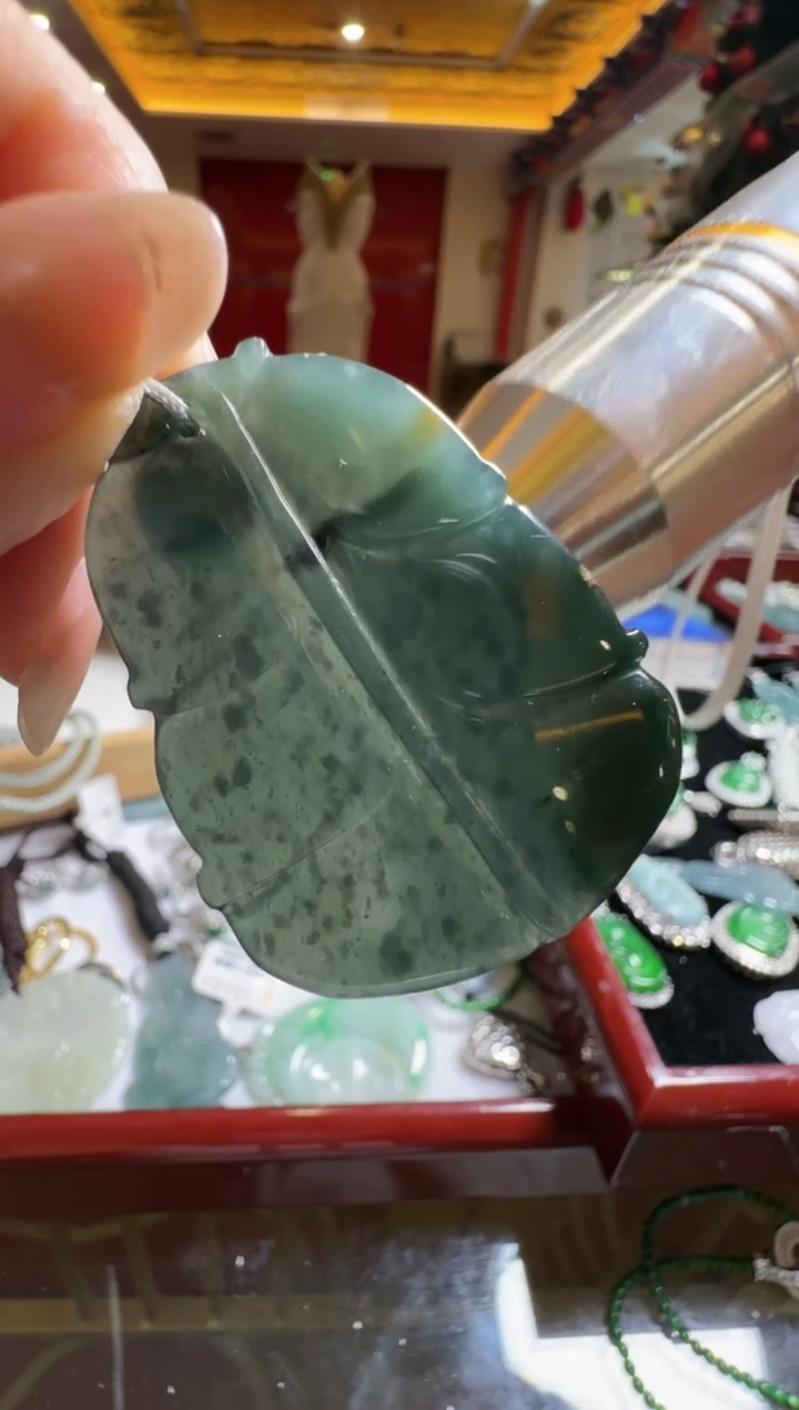 【闪购商品】翡翠吊坠(不含链)未镶嵌翡翠