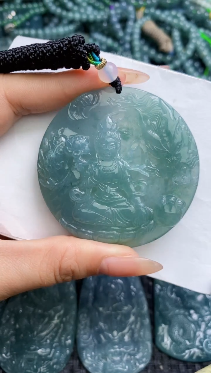 【闪购商品】翡翠颈饰未镶嵌          