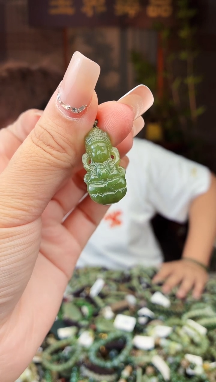 和田玉未镶嵌颈饰拍一发一