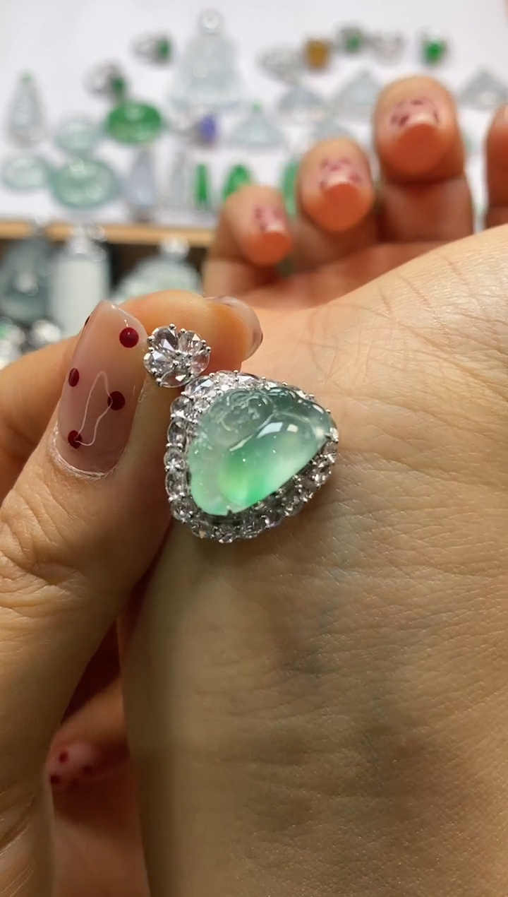 【闪购商品】翡翠吊坠(不含链)18K金镶嵌佛公