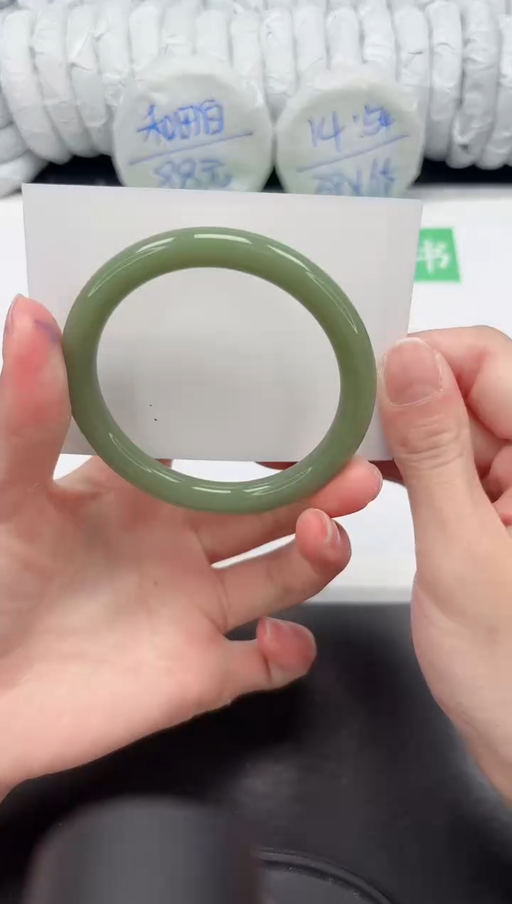 【闪购商品】石英质玉手镯未镶嵌181-57.4