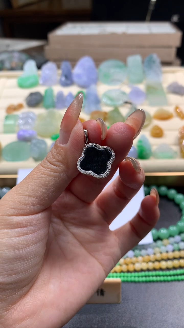 【闪购商品】翡翠颈饰银S925镶嵌翡翠