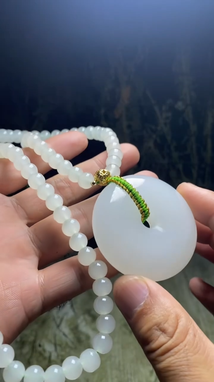 1046    精美毛衣链