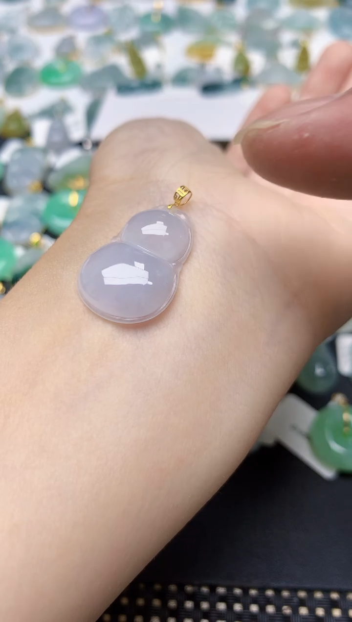 翡翠18K金镶嵌颈饰天然缅甸A货翡翠