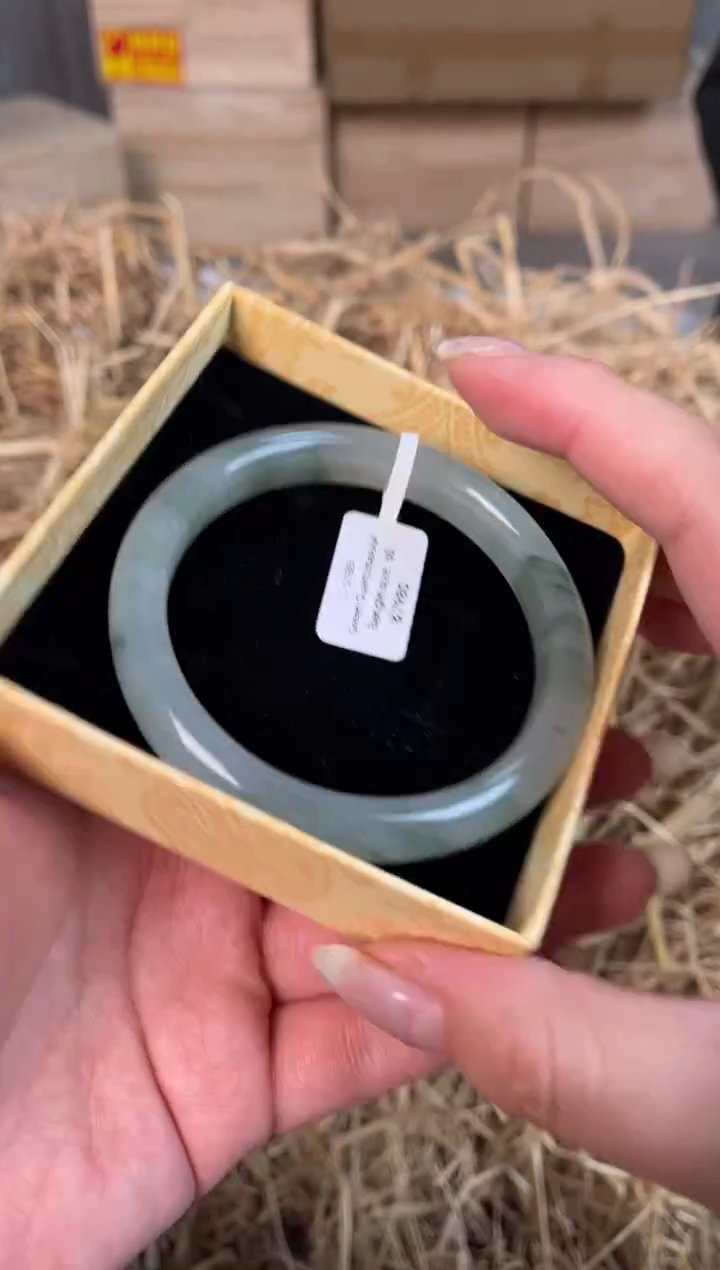 未镶嵌手镯石英质玉C-0185