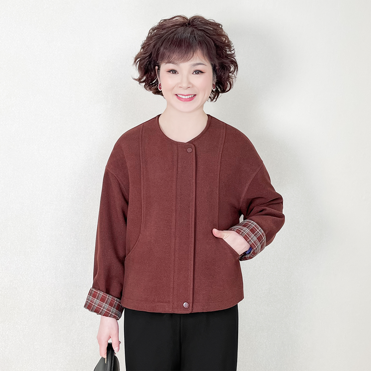 妈妈春装2025新款外套洋气中老年女春秋季夹克大码长袖上衣