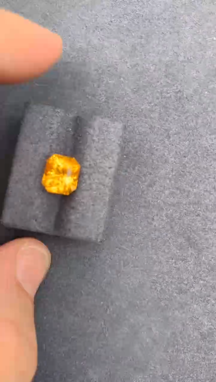 【闪购商品】彩色蓝宝石裸石未镶嵌4.5ct黄蓝宝