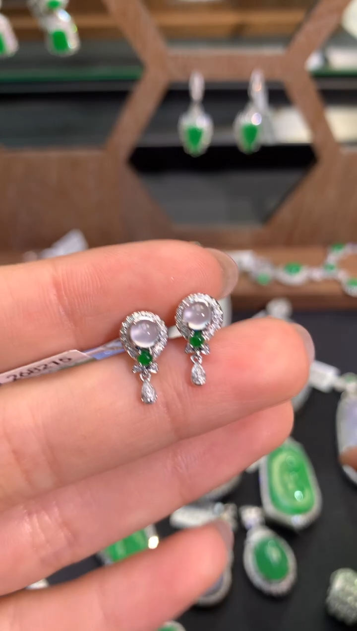 【闪购商品】翡翠吊坠(不含链)18K金镶嵌耳包