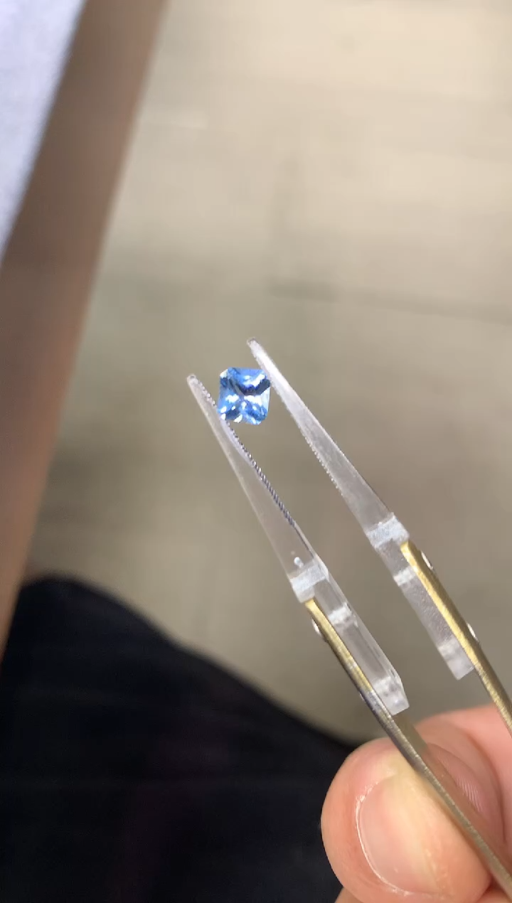 【闪购商品】海蓝宝石笔搁未镶嵌0.53ct 19