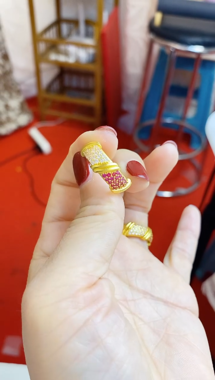 合金无010红色点钻戒指