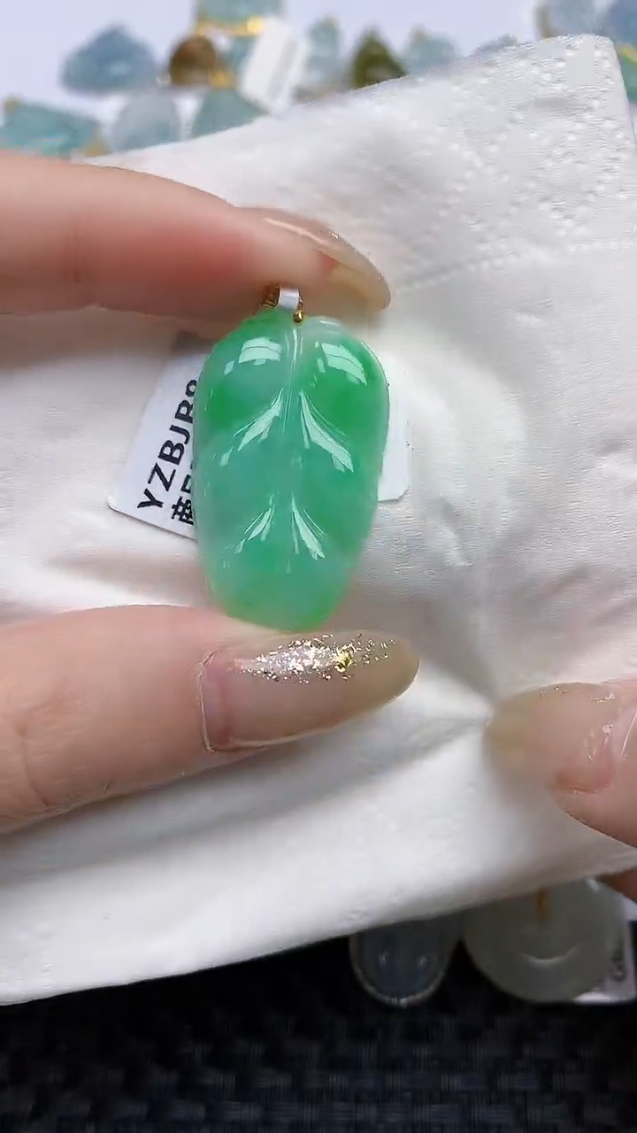 【闪购商品】翡翠颈饰18K金镶嵌天然A货翡翠 