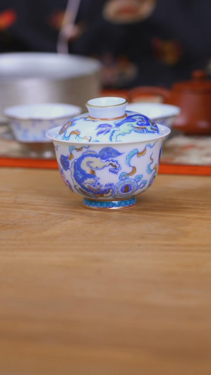 【闪购商品】斗彩五狮元宝盖碗一个