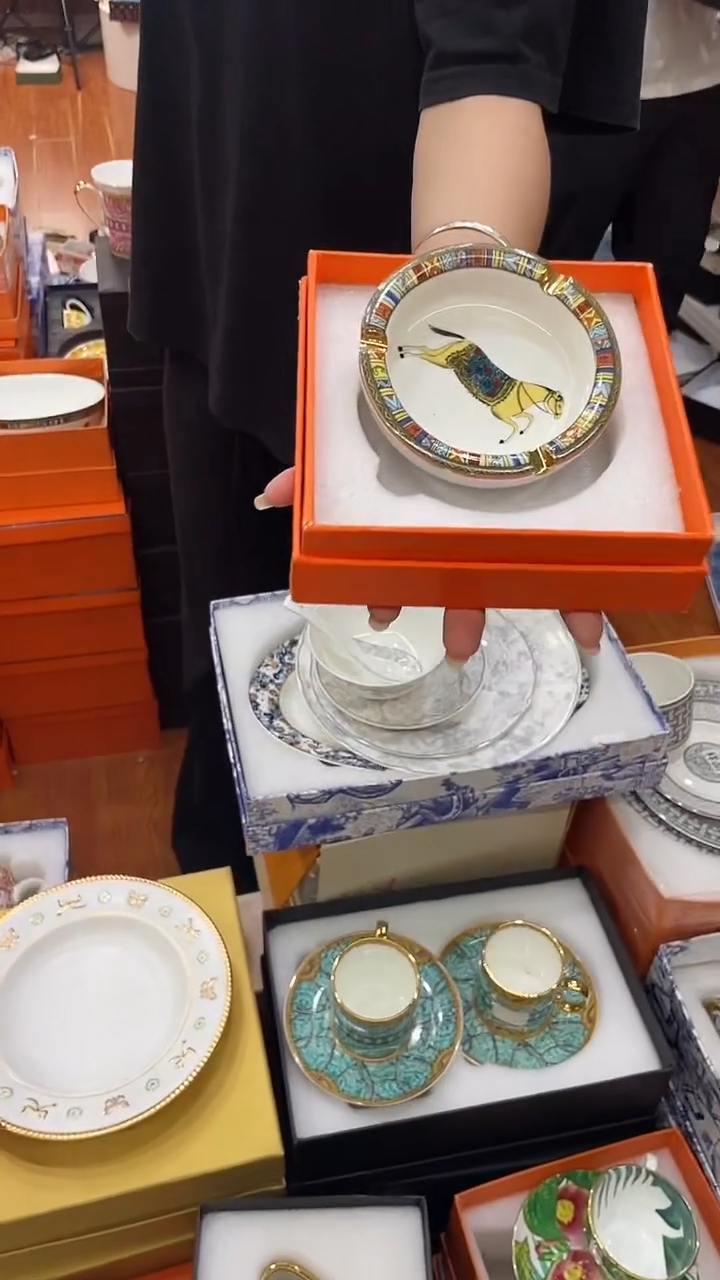 杯鸿辉家品牌瓷器，京东包邮！