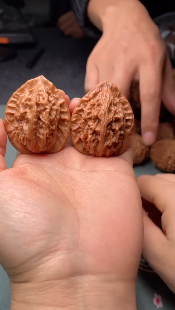 把件文玩核桃w177  大红袍 42尺