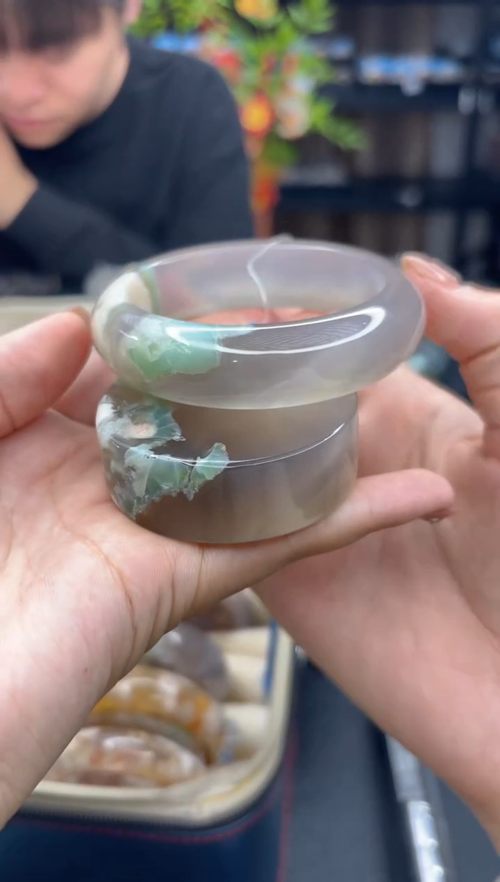 【闪购商品】石英质玉手镯未镶嵌2339（56圈赠送镯心）