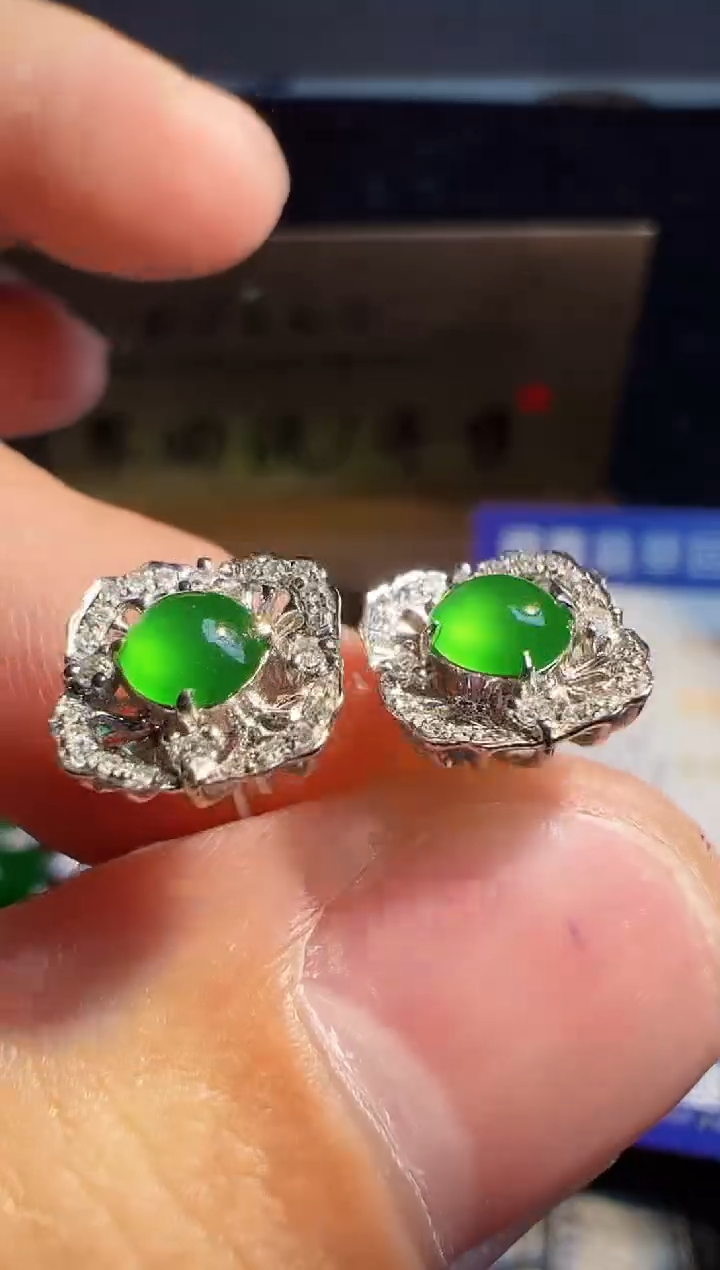 【闪购商品】翡翠耳饰18K金镶嵌翡翠回流